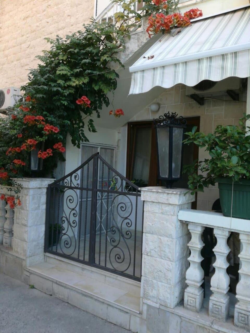Romana 1 Tivat Extérieur photo